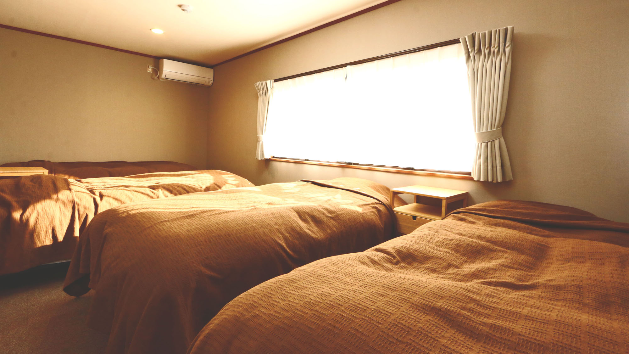 洋室◆ベッドが４台入ったお部屋となっております