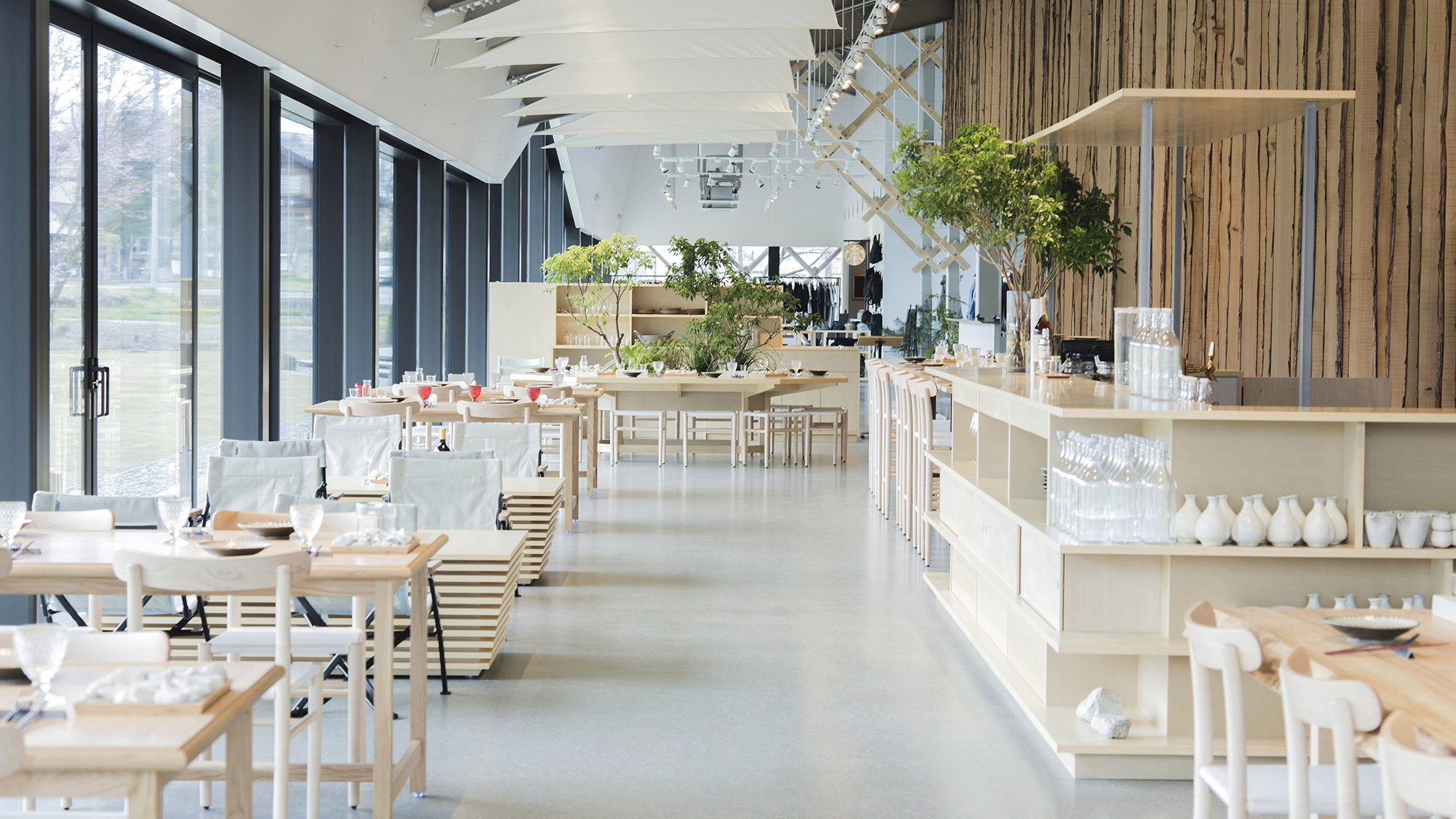 ・【レストラン】ディナーは「Restaurant 雪峰」にてお召し上がりください