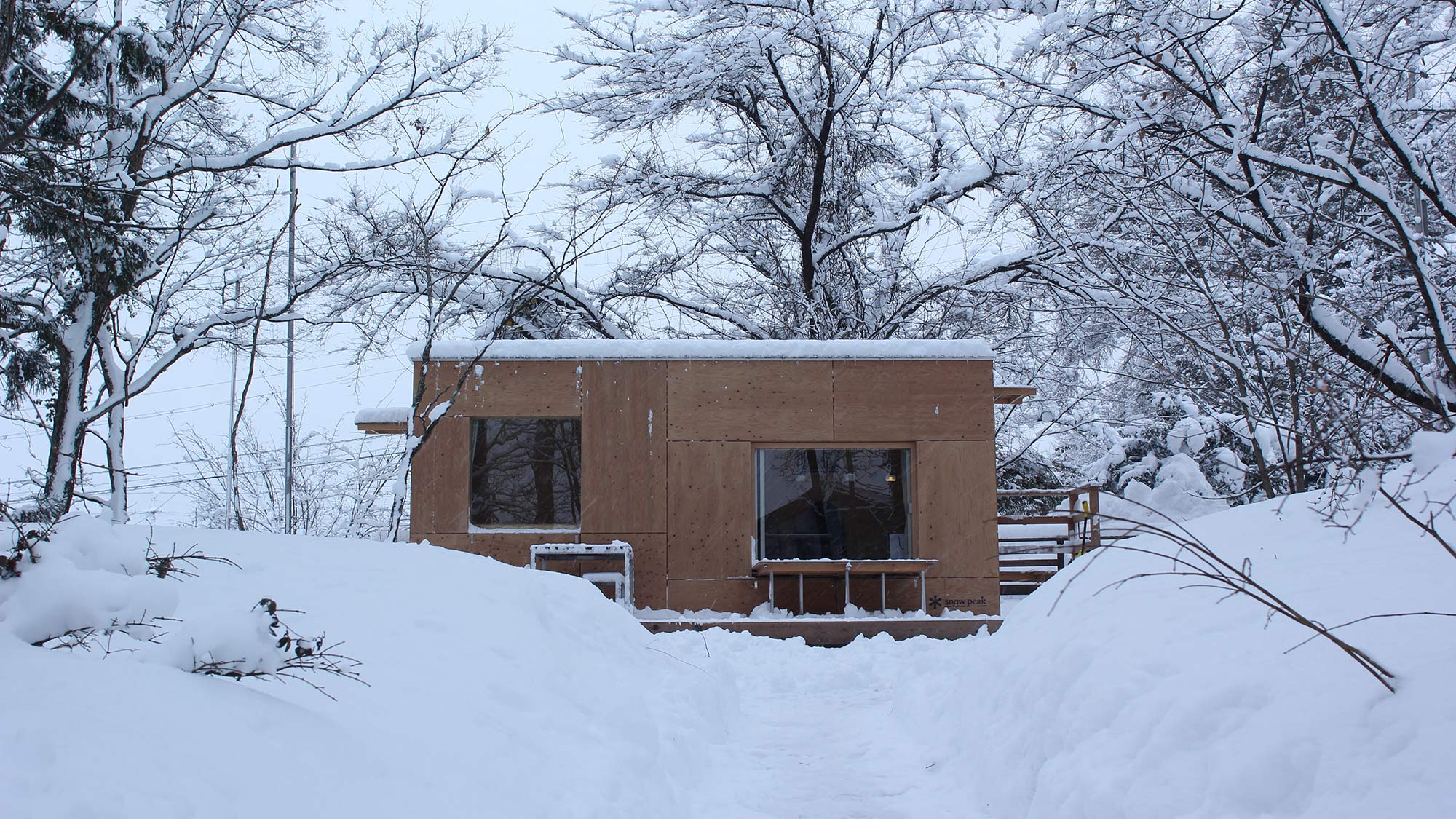 ・【住箱ーJYUBAKOー】冬にはあたり一面が雪景色。白馬ならではの景色に癒されてください