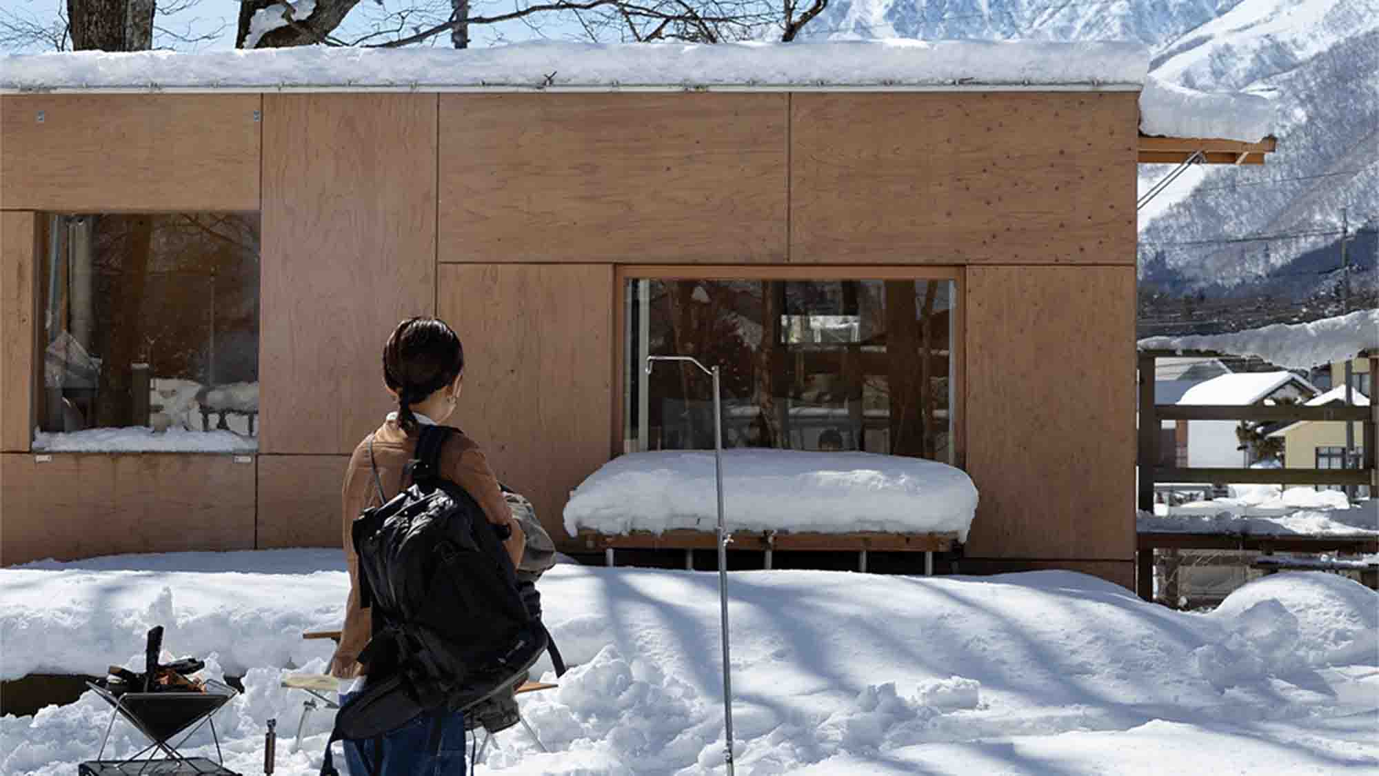 ・【住箱ーJYUBAKOー】真っ白な景色のなかで堪能する　静かなプライベート空間