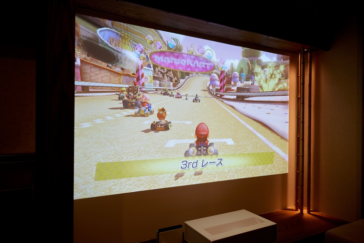 【竹の宿】大型画面で任天堂のゲームを楽しむことができる。