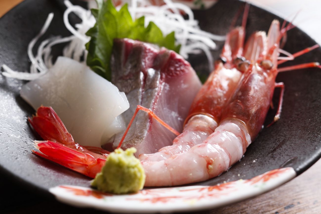 【夏の味覚】天然岩牡蠣と海賊焼きプラン