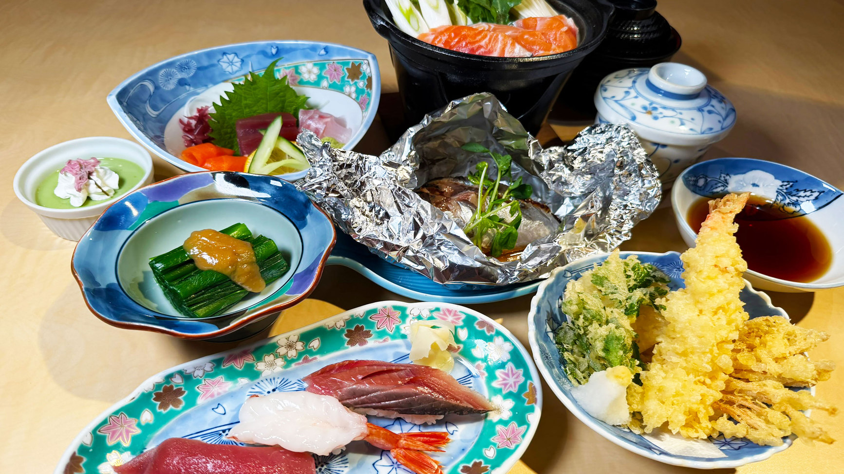 【2食付】★☆★【期間限定】『春告(はるつげ)膳』と『朝御膳』、お食事＆温泉で満足STAY !!