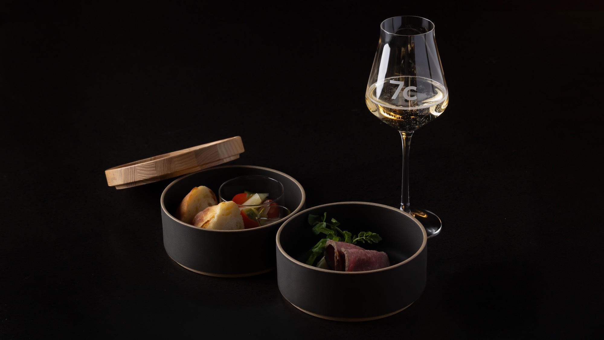 完全プライベート“7cサウナ”90分付【ご朝食付】グッズレンタル無料・ソムリエ監修“サウナドリンク”