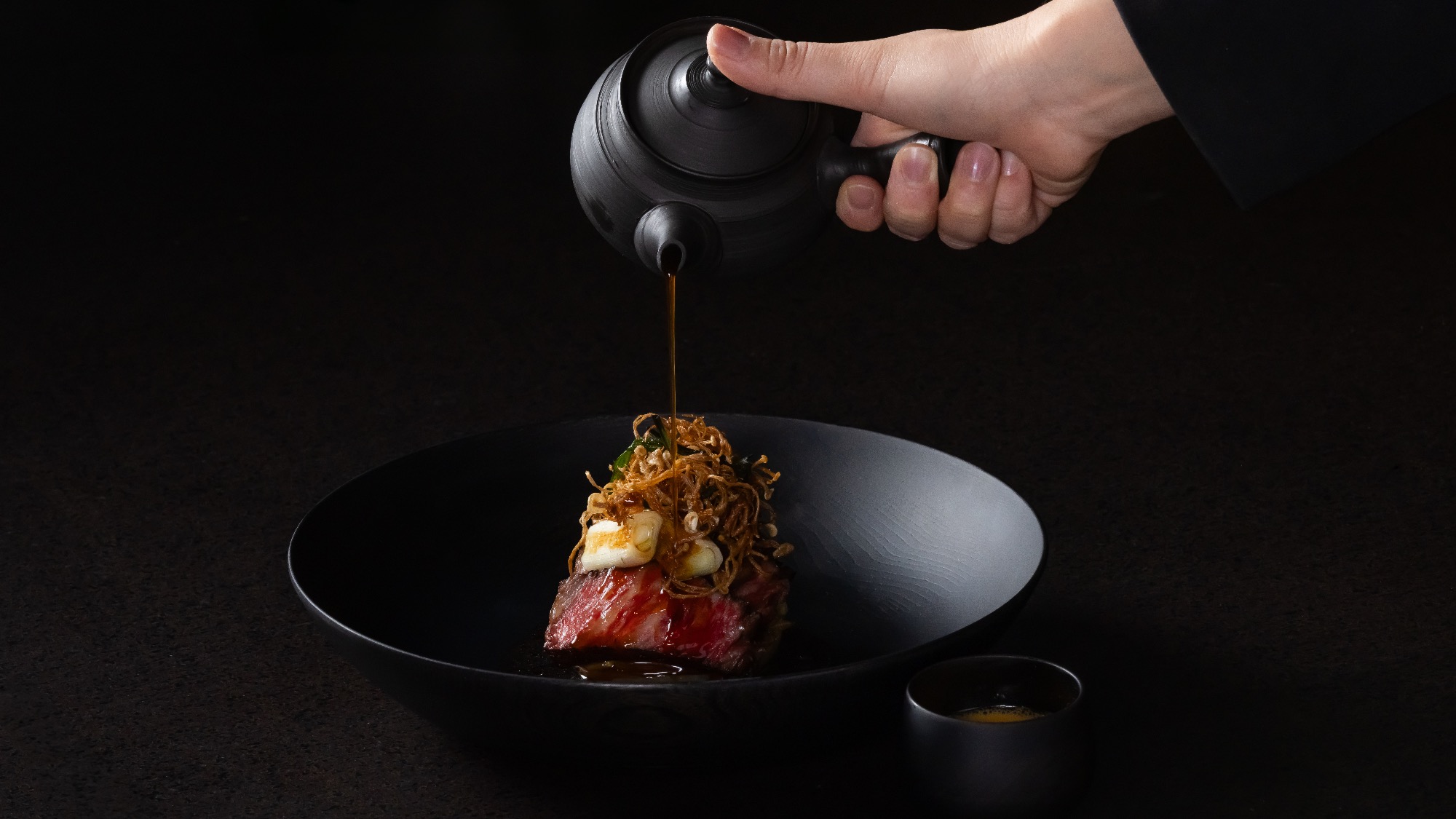 A4～5等級に格付けされた希少な部位を使った新メニュー「すき焼き河口湖スタイル」