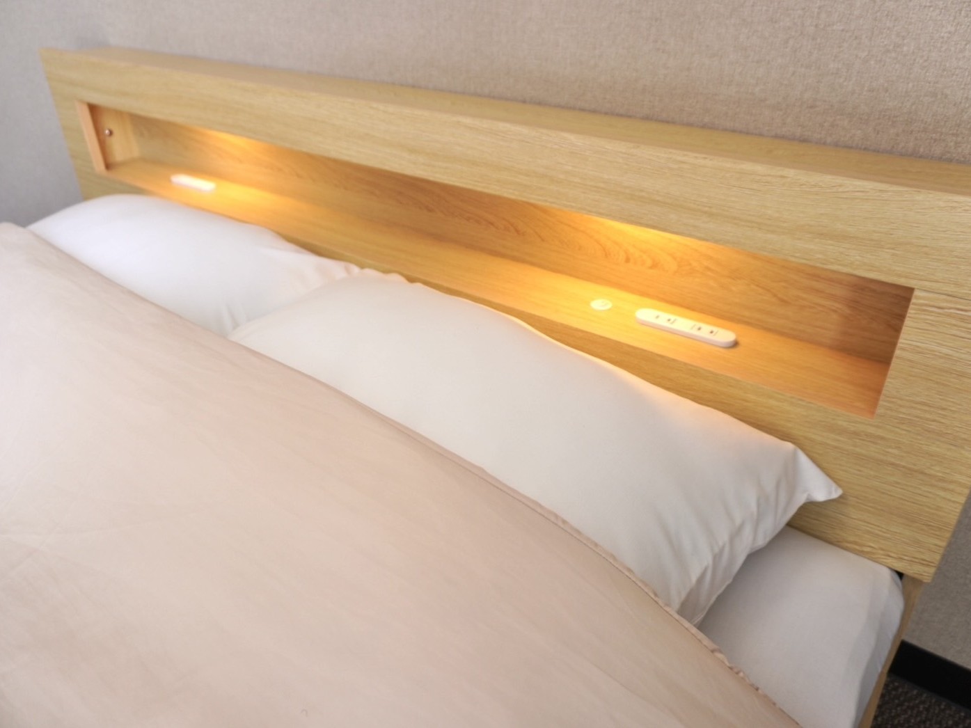 4階ワケあり部屋ベッド