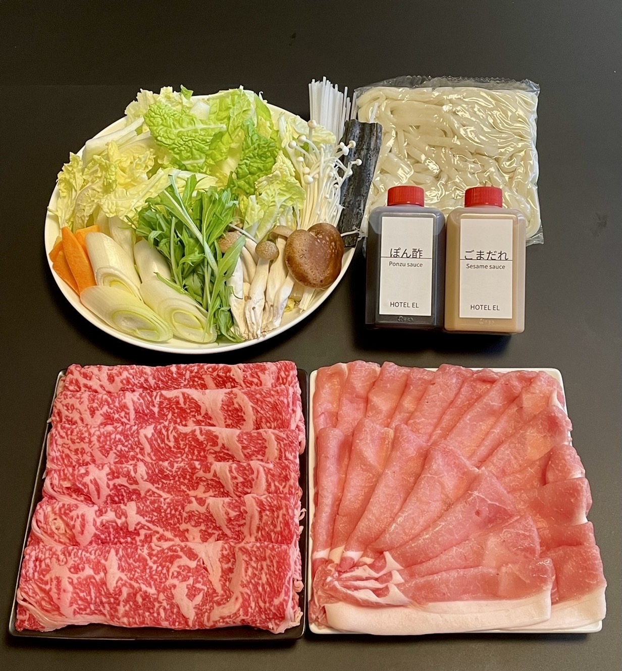 特選しゃぶしゃぶセット黒毛和牛、国産ポーク野菜セットうどんダシ取り用昆布ポン酢ゴマだれ肉重量　一人前約200g冬期限定（10月から3月）
