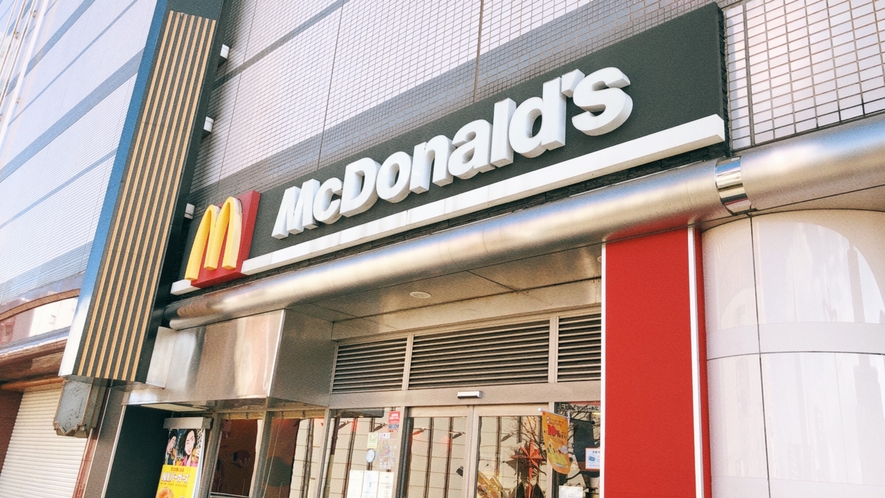 マクドナルド 川口東口店　徒歩約3分