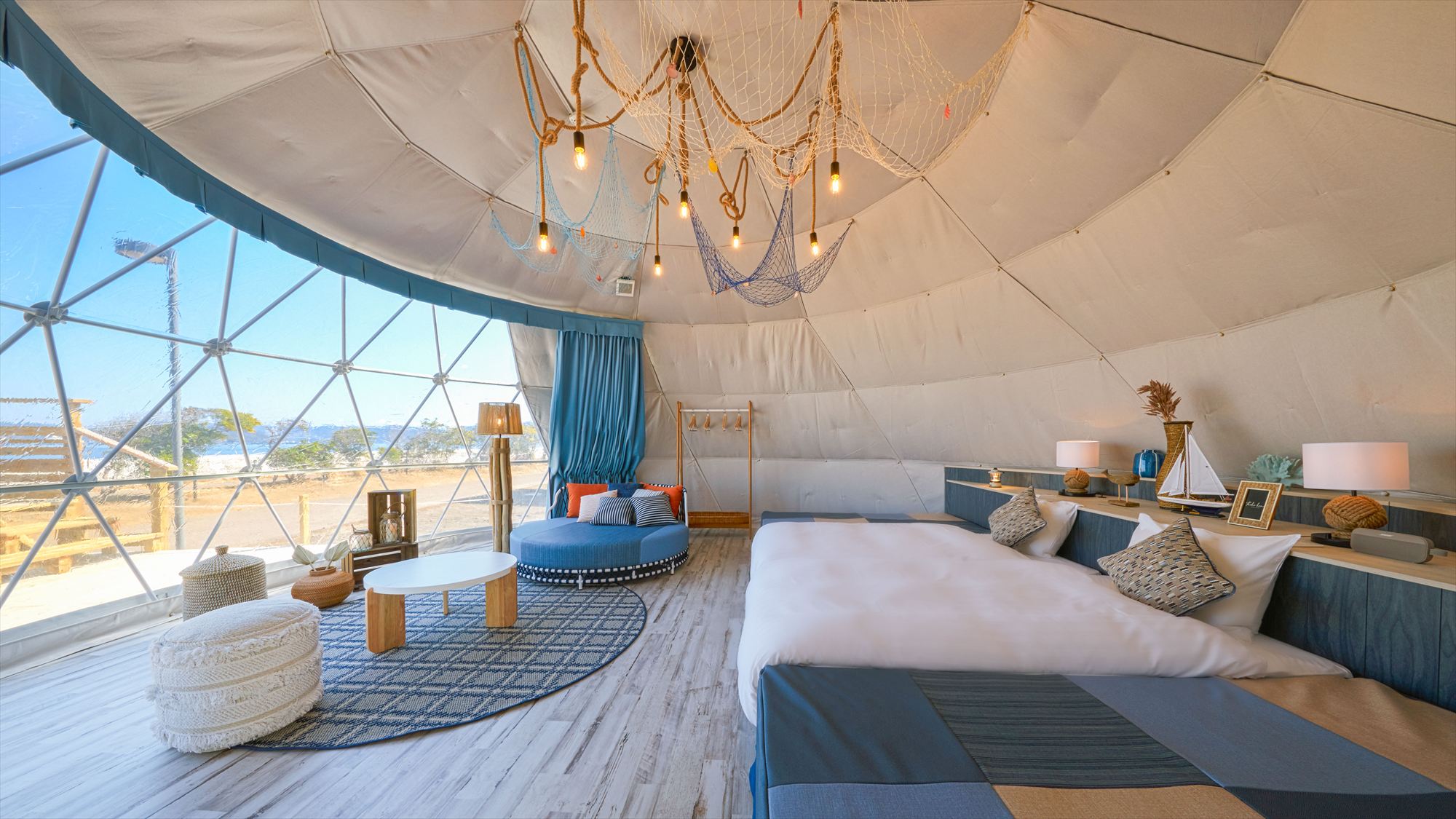 GRAX terrace/夕暮れの刻一刻と変化する海の景色を眺めながら穏やかな時間を。