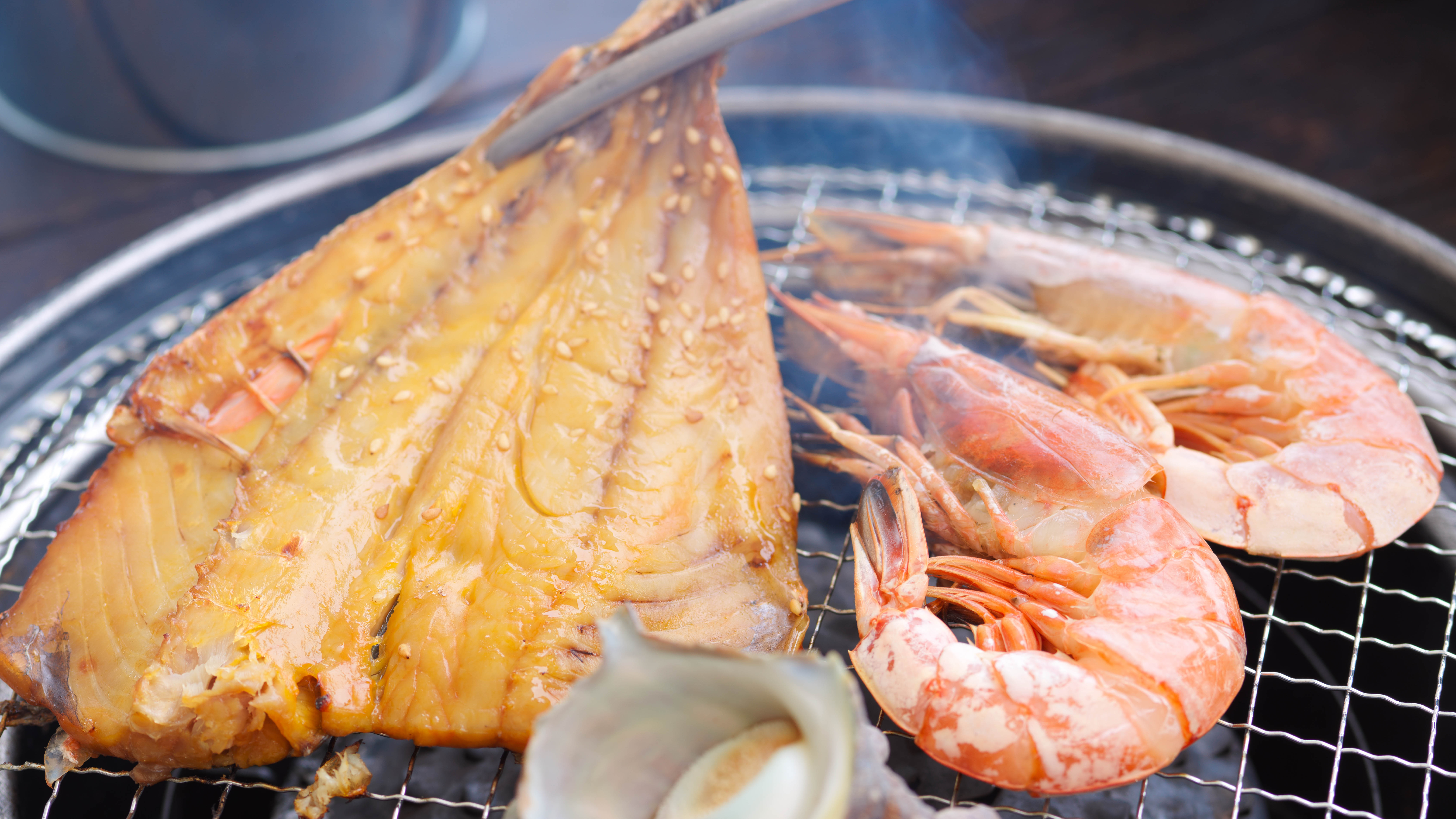 伊王島牡蠣焼き魚市