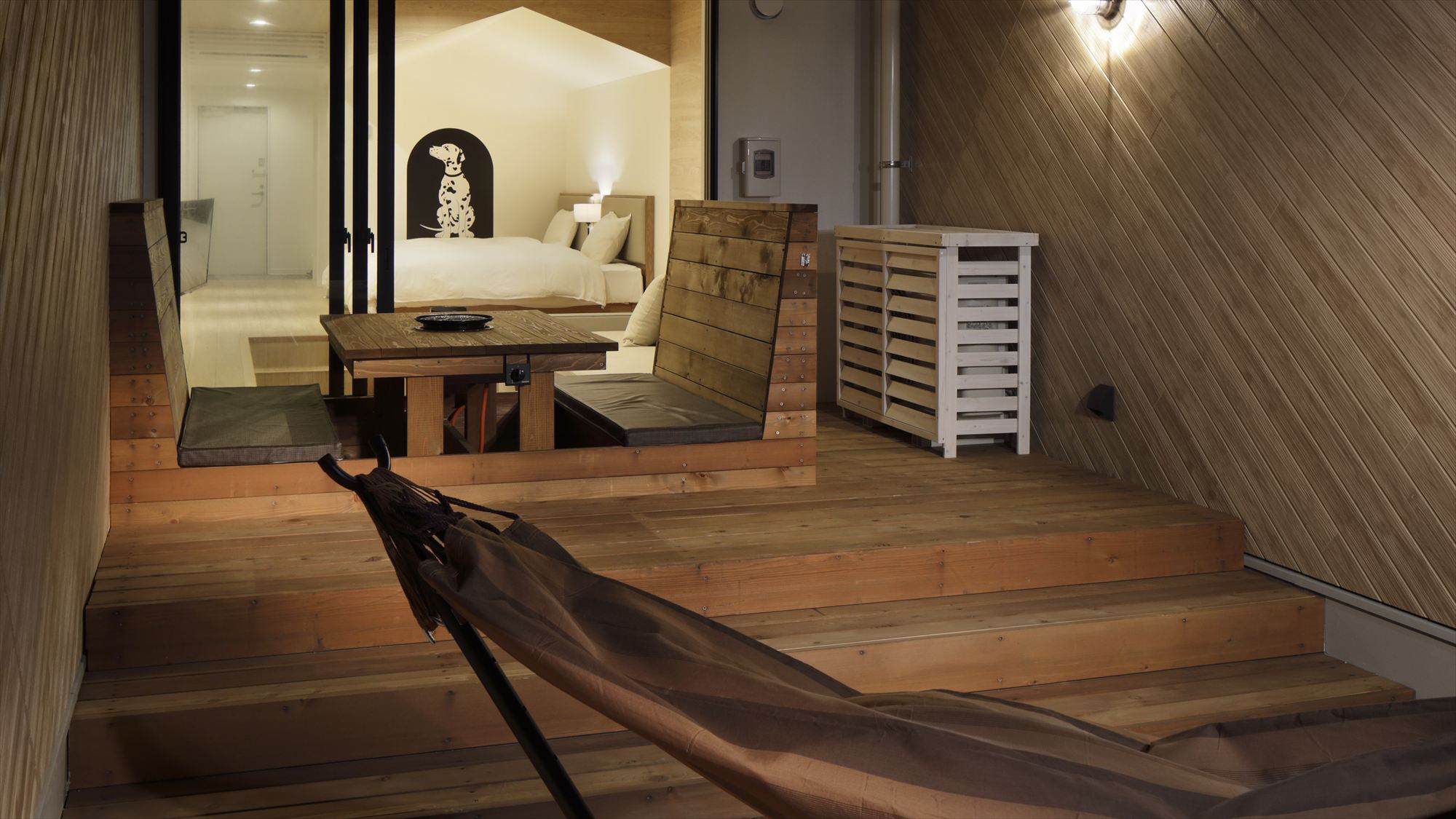 BARK LODGE/バークロッジ