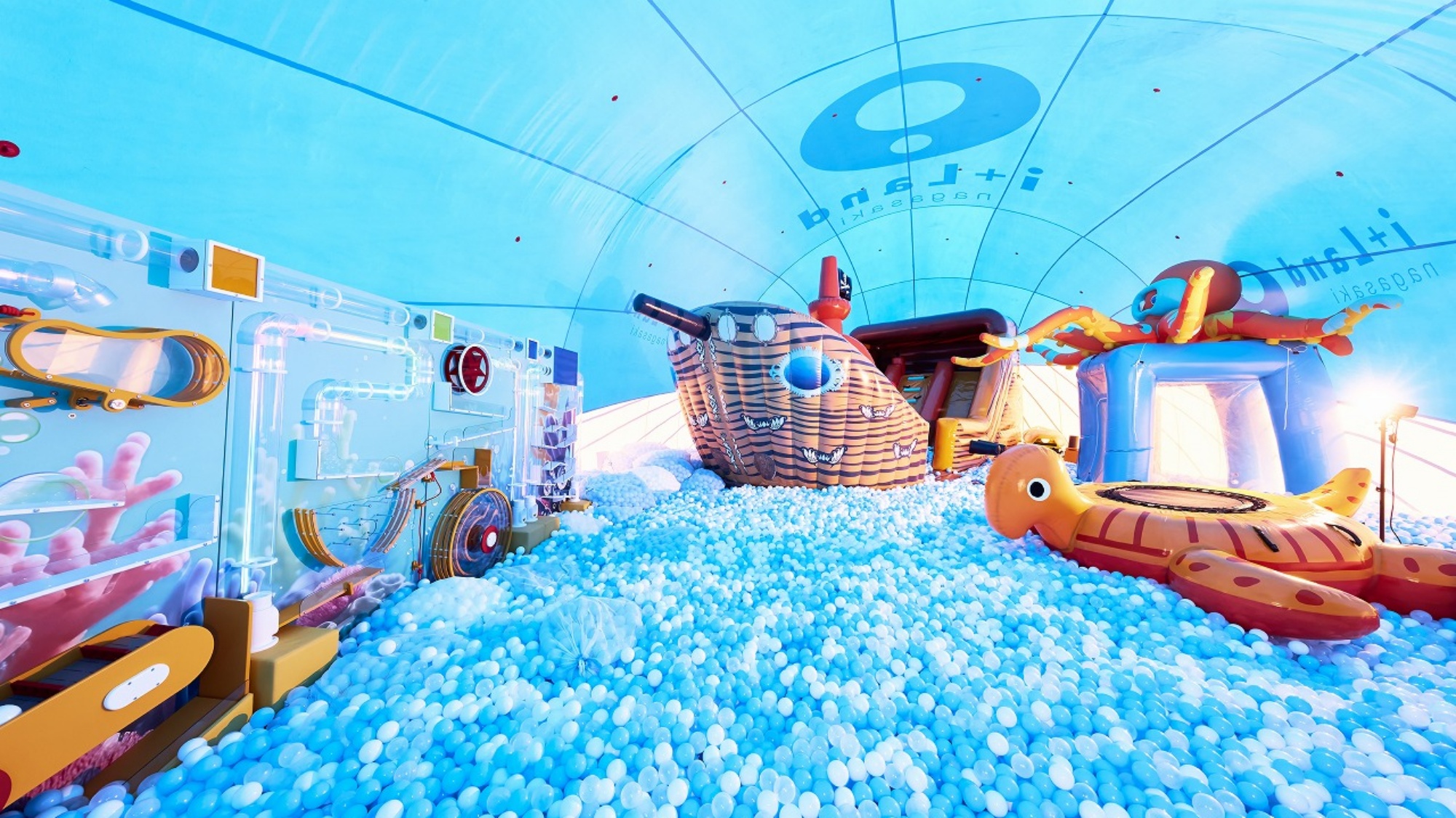 ボールプールテーマパーク