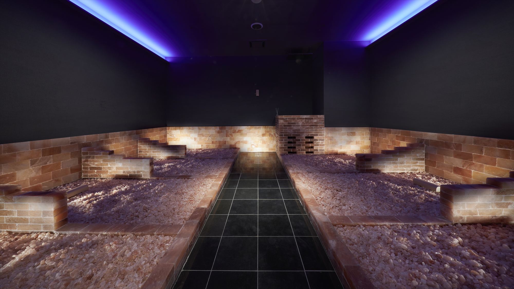 MINATO SPA岩盤TERRACE/岩塩房(47～50℃）