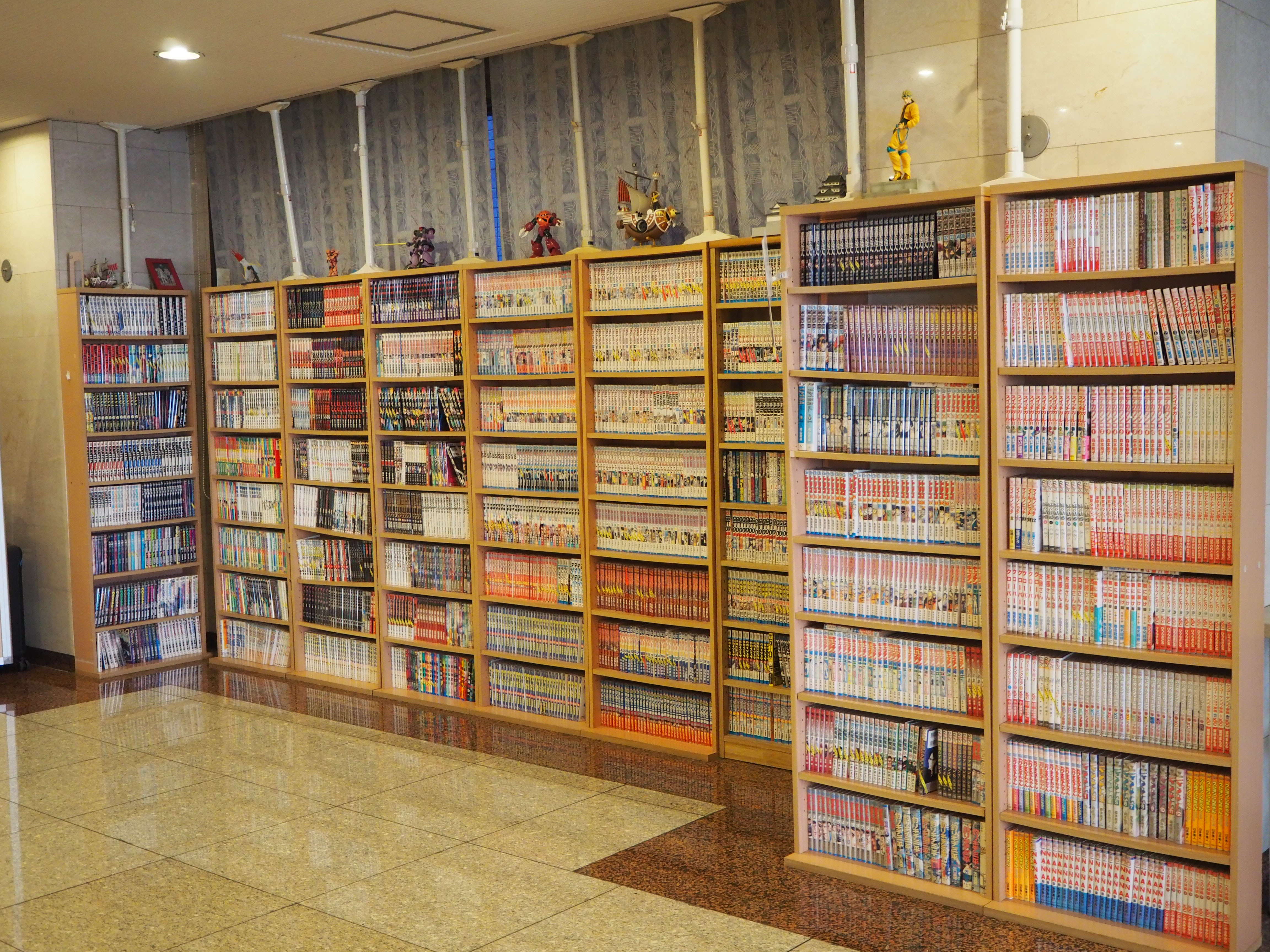 お部屋で自由に楽しめるマンガが3000冊以上