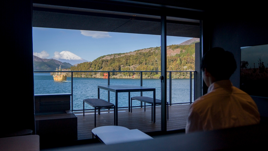 【イメージ】芦ノ湖、富士山を眺めながら時間を忘れてリラックス