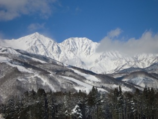 冬の日の白馬三山