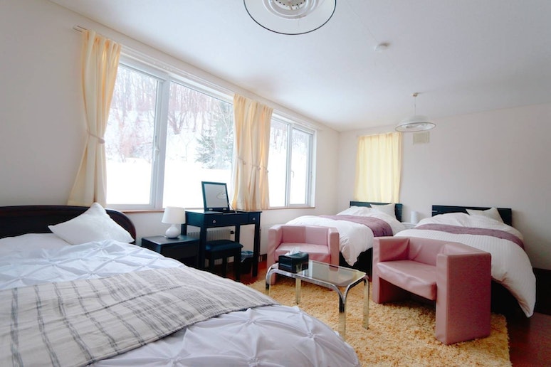 2号室　明るい静かな広いお部屋です。