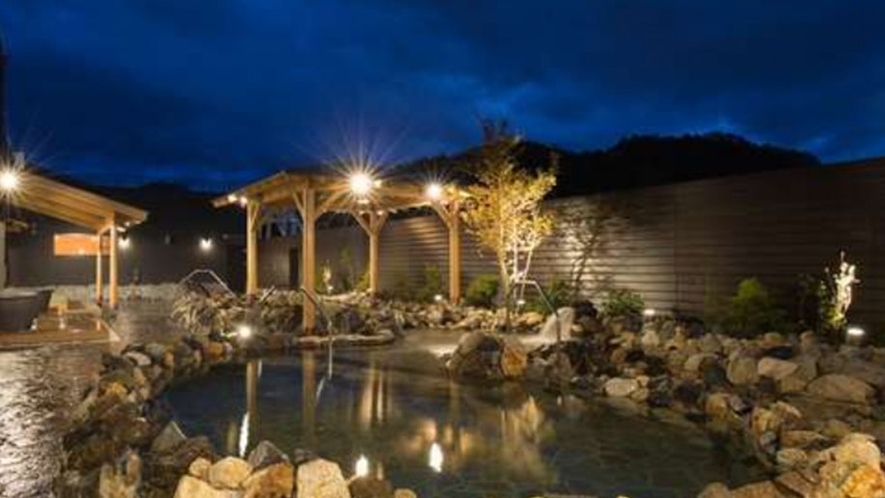 山梨でも大人気の温泉施設「寄り道の湯」とほ１分圏内とアクセス良好！