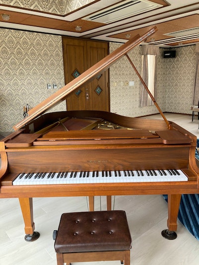 １階にグランドピアノのある音楽室があります。別料金です。