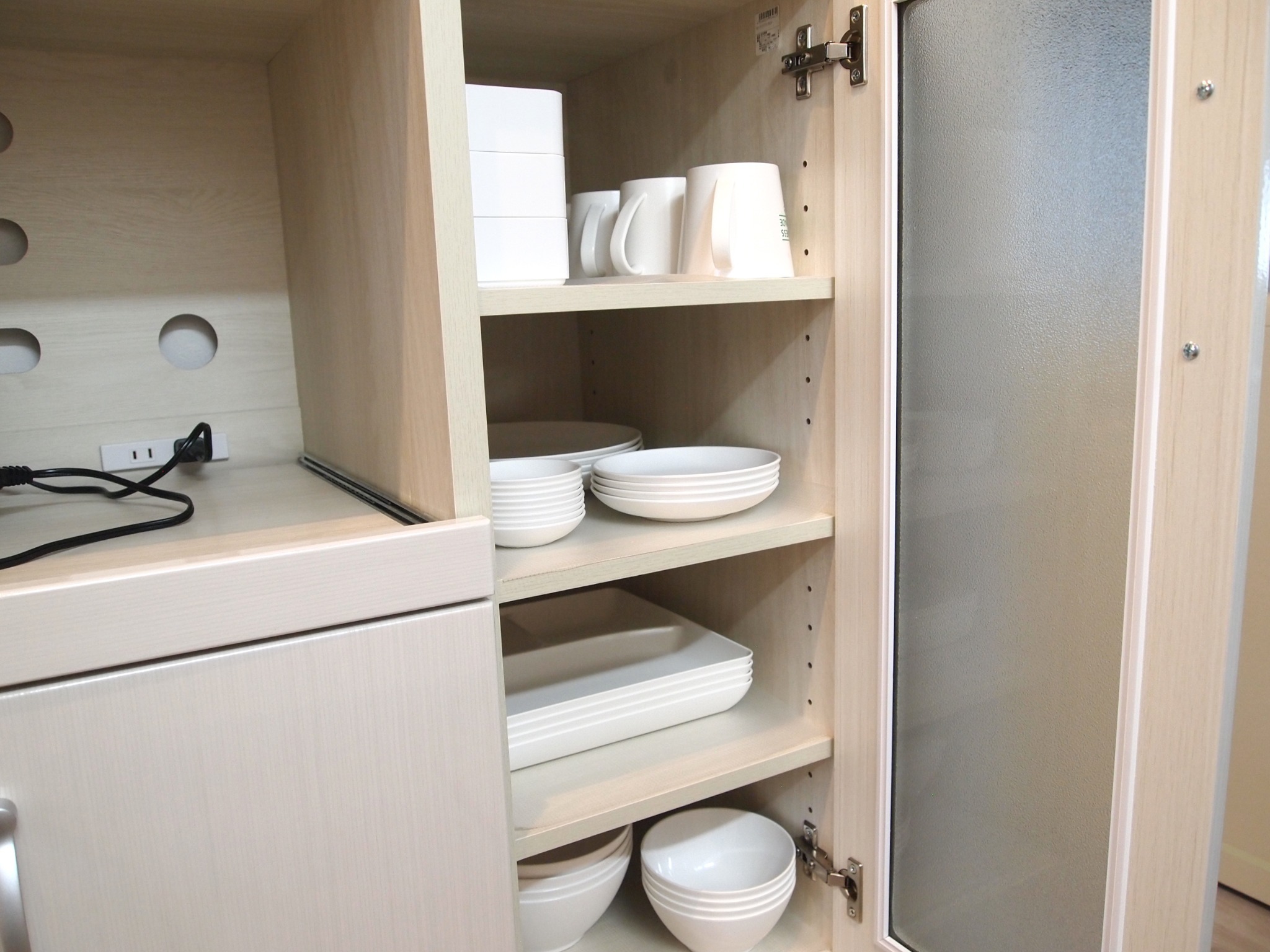 【撥水加工の樹脂食器】食器棚に収めていますのでご自由にお使いください