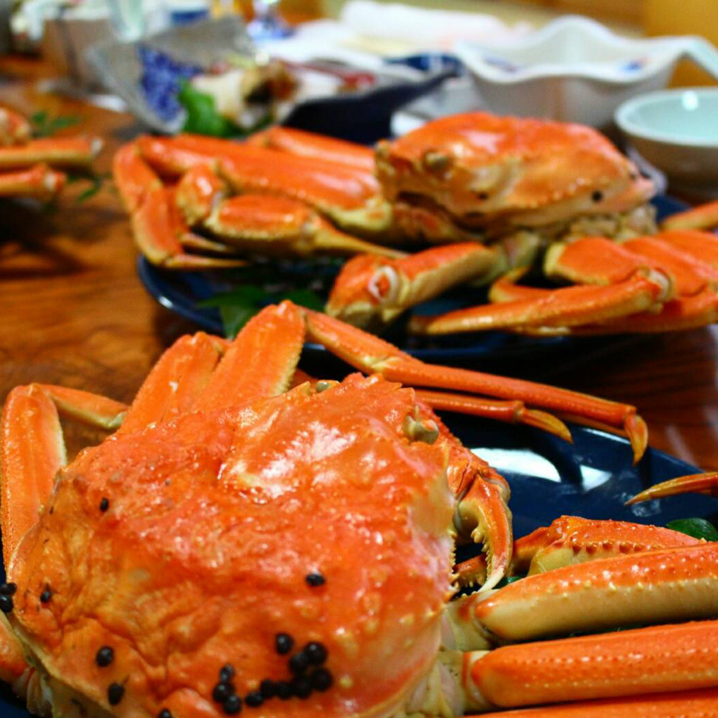 【カニフルコース】ゆで蟹＋カニ刺し＋焼きカニ+カニグラタン＆至極の出汁が自慢のカニ鍋