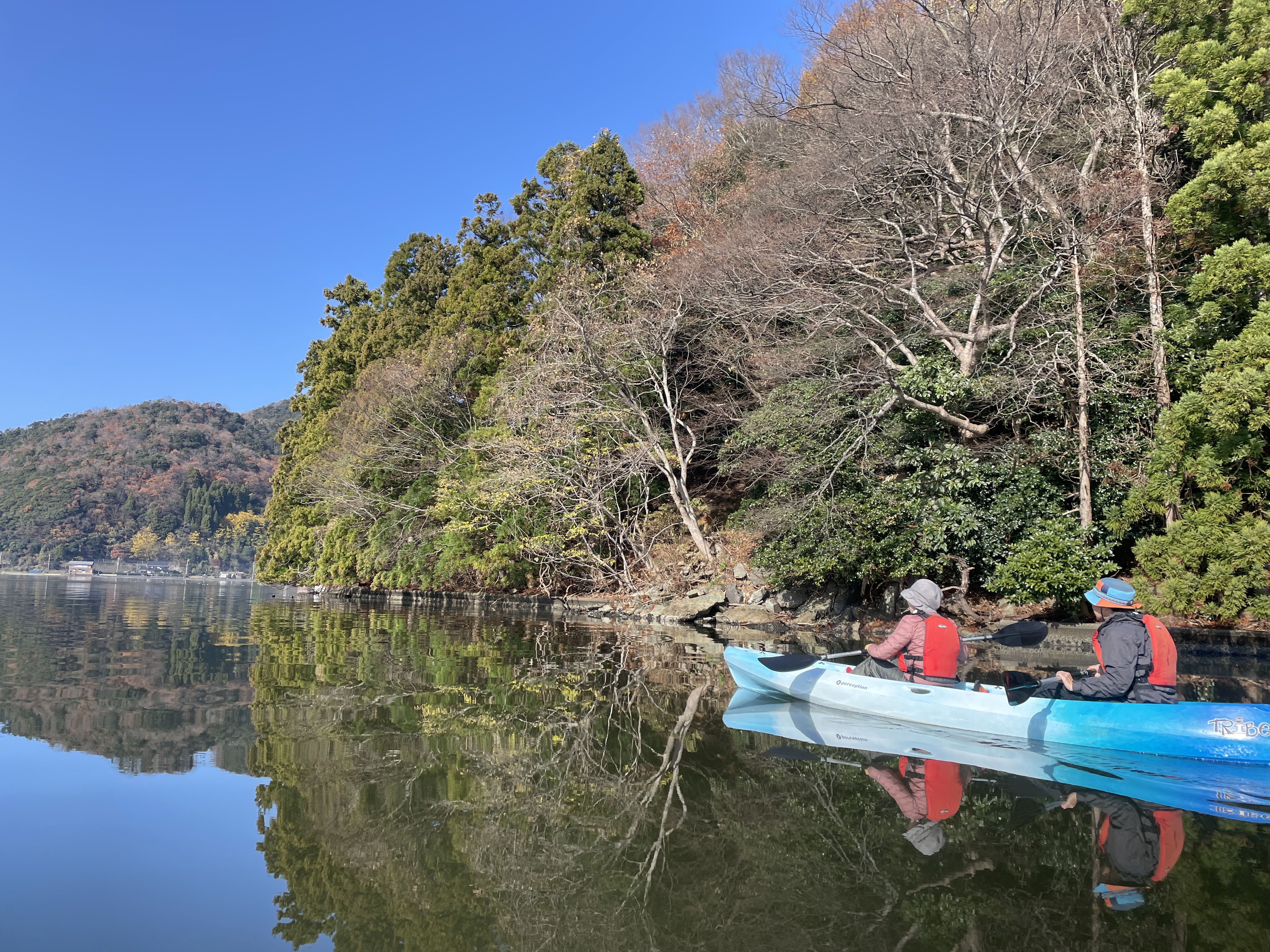 秋の湖カヤック