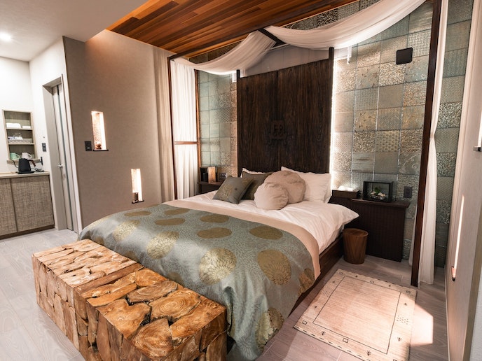 ・【寝室】ラグジュアリーな空間、夜もゆっくりお休みいただけます