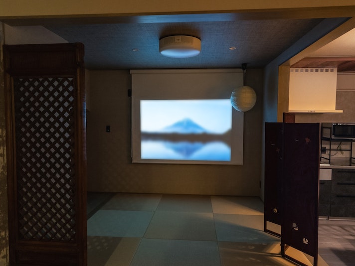 ・【プロジェクター】畳のお部屋ではプロジェクターをお使いいただけます