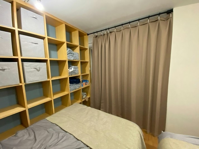 １階　寝室収納棚