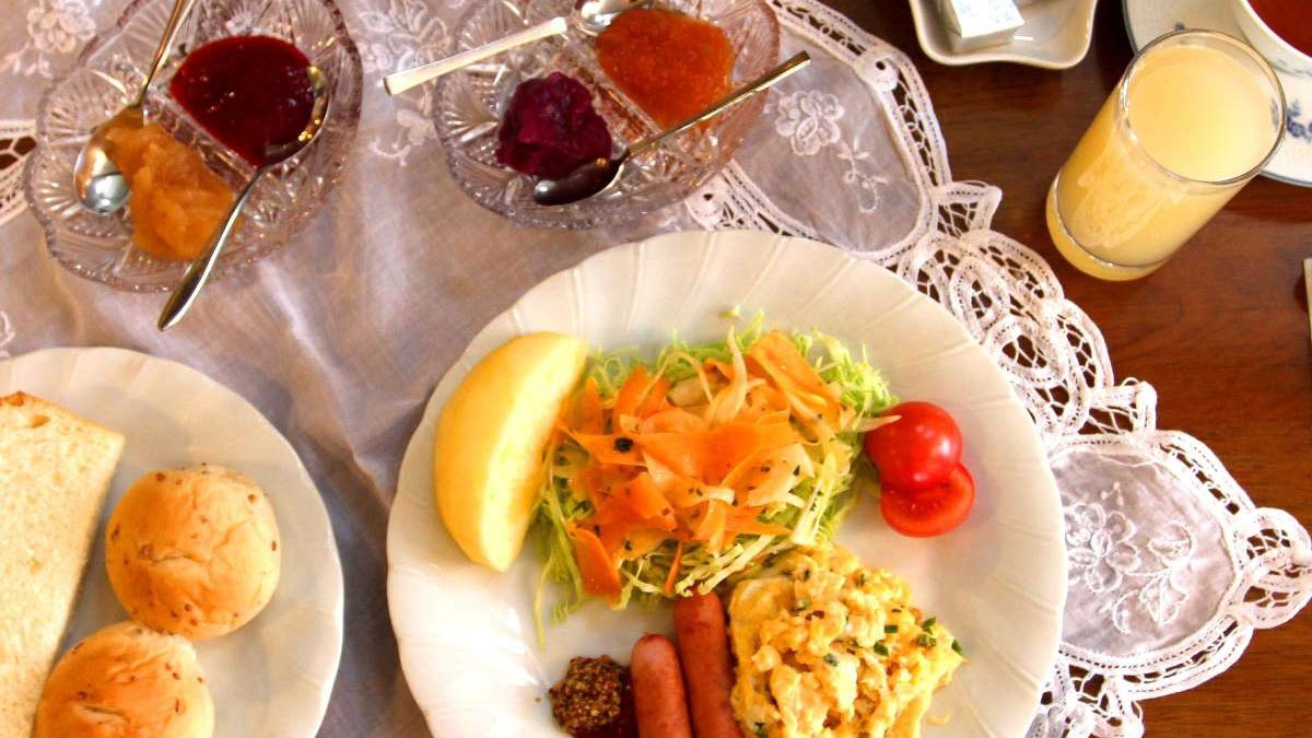 【楽天月末セール】1泊朝食◆手作りジャムでおいしい朝ごはん♪黒部ダム・松本城・善光寺の観光に