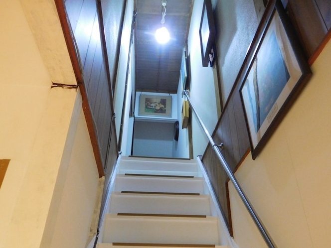 二階に昇る階段