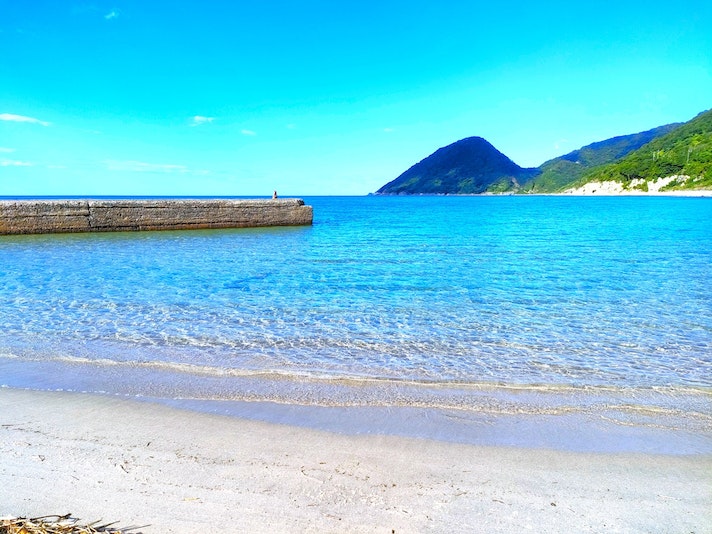 宿の前の海