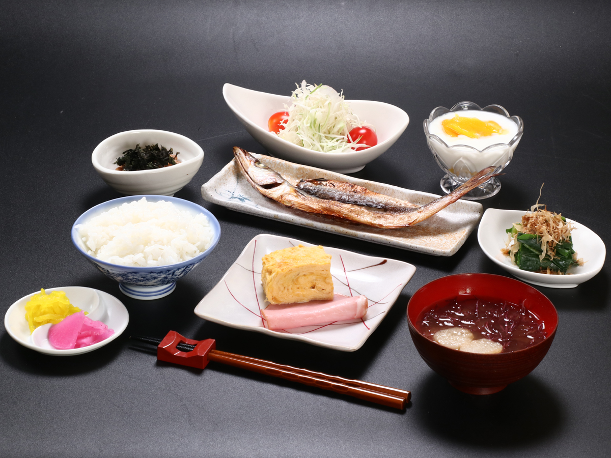 しっかりと食べられる和朝食をおだしします