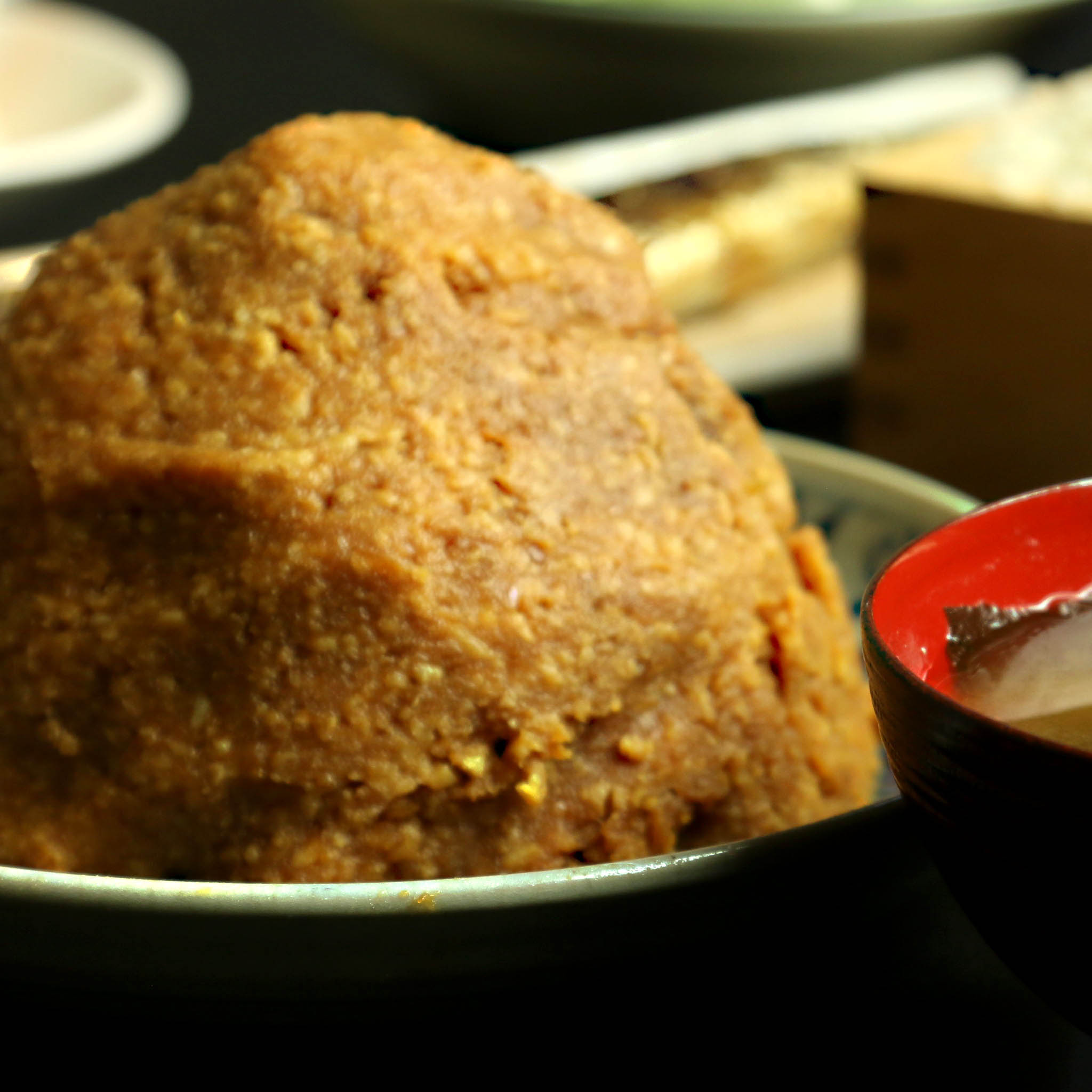 &rdquo;北海道産大豆&rdquo;を使って女将自ら作る、こだわりの『味噌』朝食のお味噌汁で味わえます