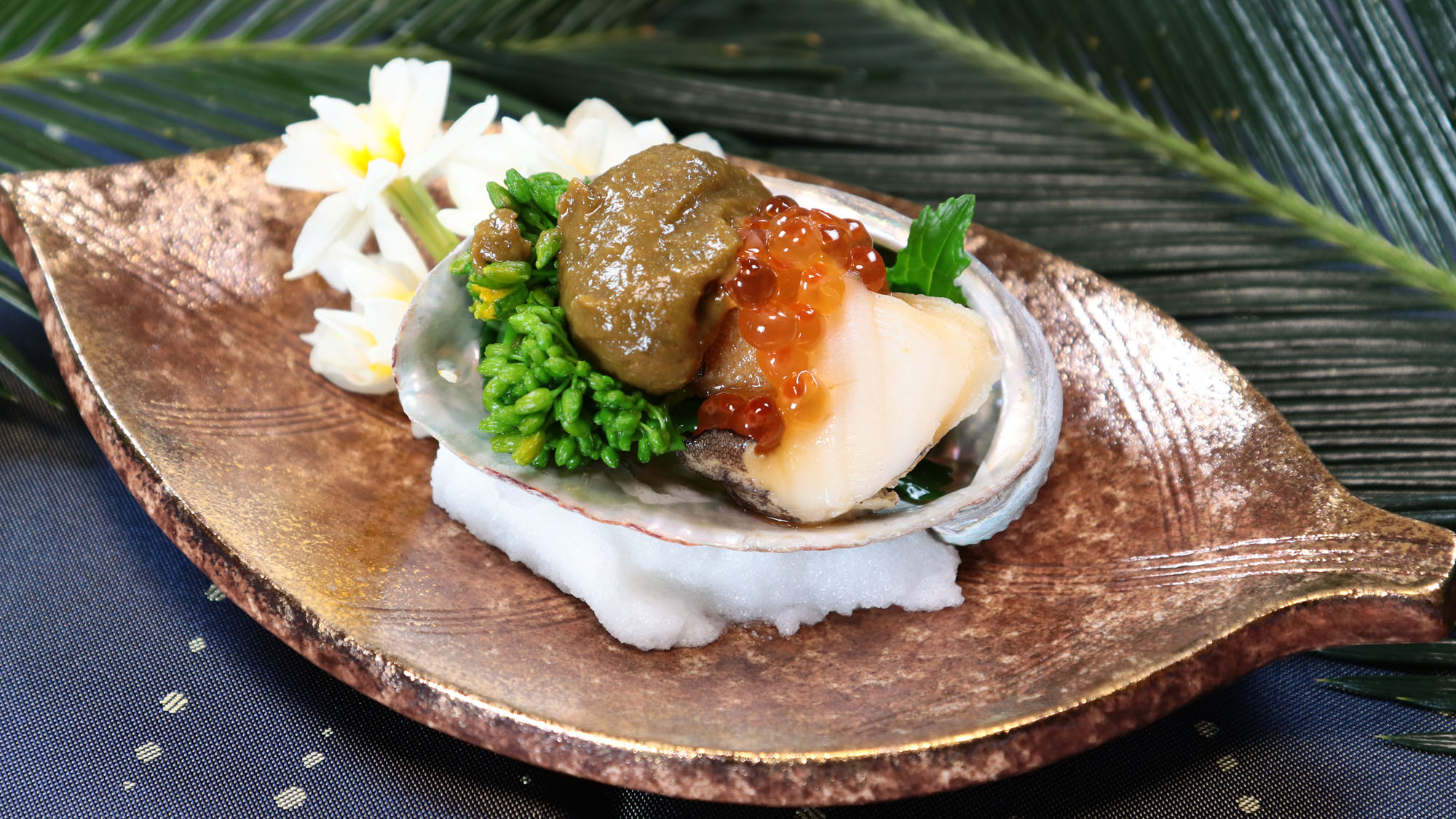 【夕食】小付け＊菜花とアワビ肝味噌仕立てこぼれいくら