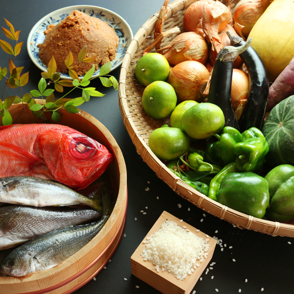 *獲れたての地魚と季節の野菜