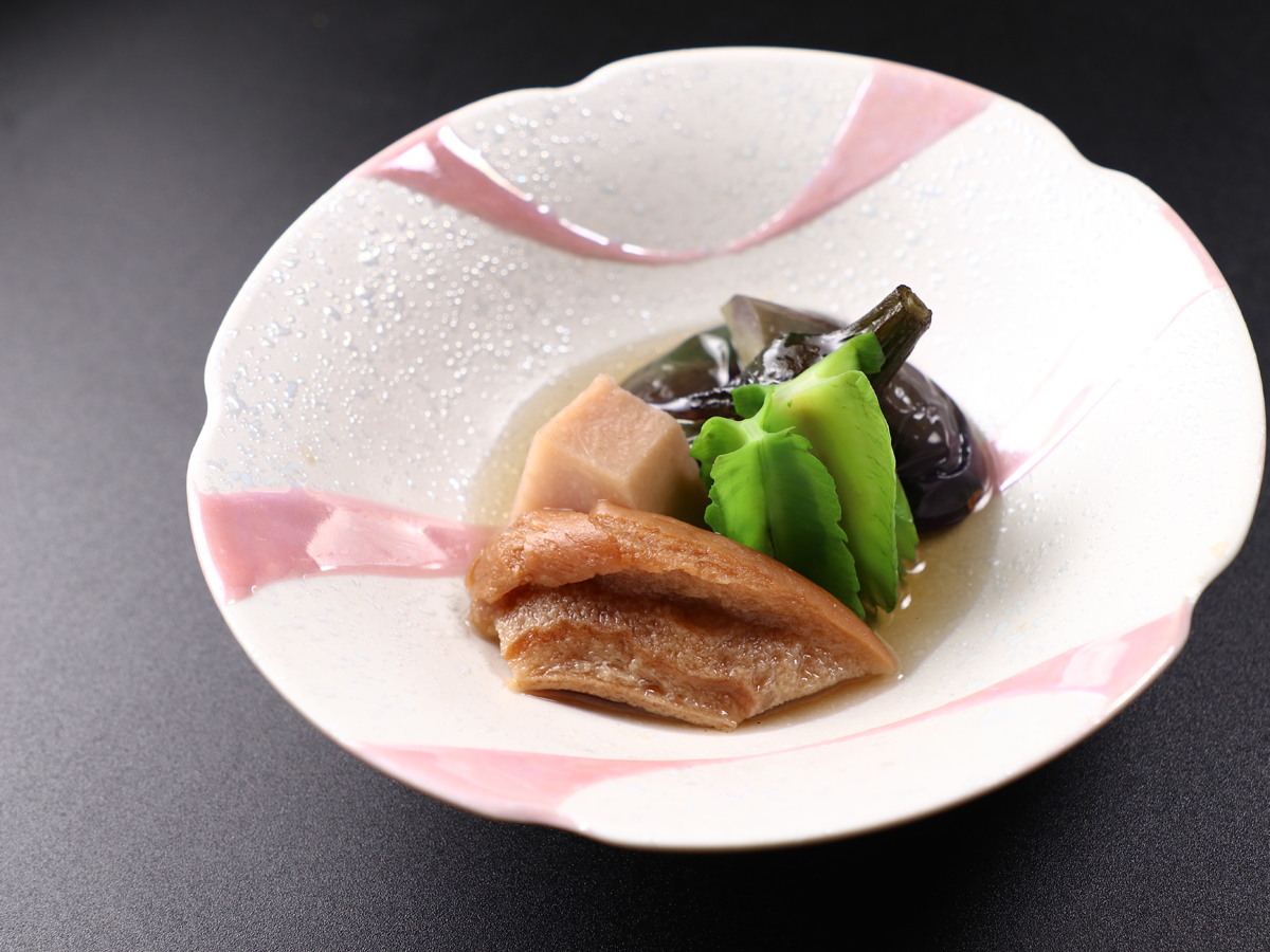茄子の揚げびたし・麩・四角豆・ツルムラサキ。煮物の一例です