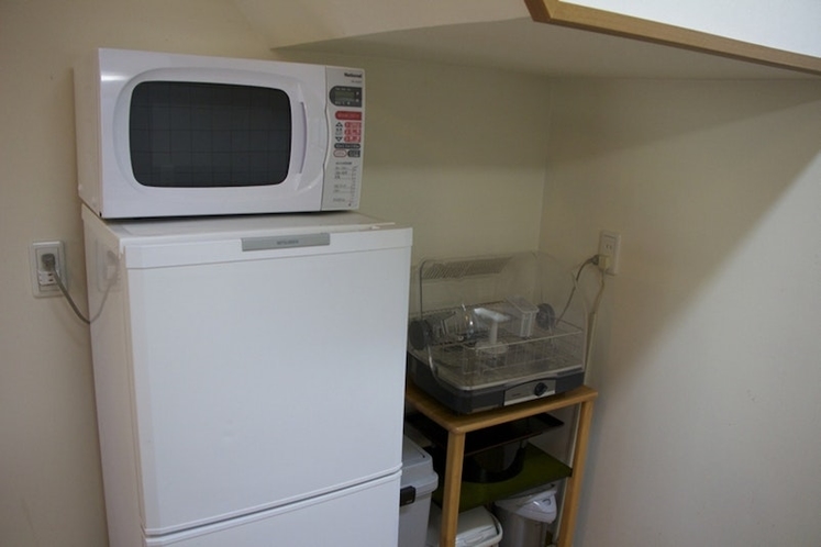 冷蔵庫、電子レンジ、食器乾燥器