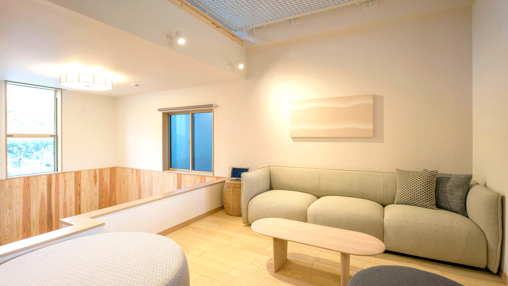 【Cタイプ：スキップフロア】落ち着いた空間のリビングエリア。見上げると…！