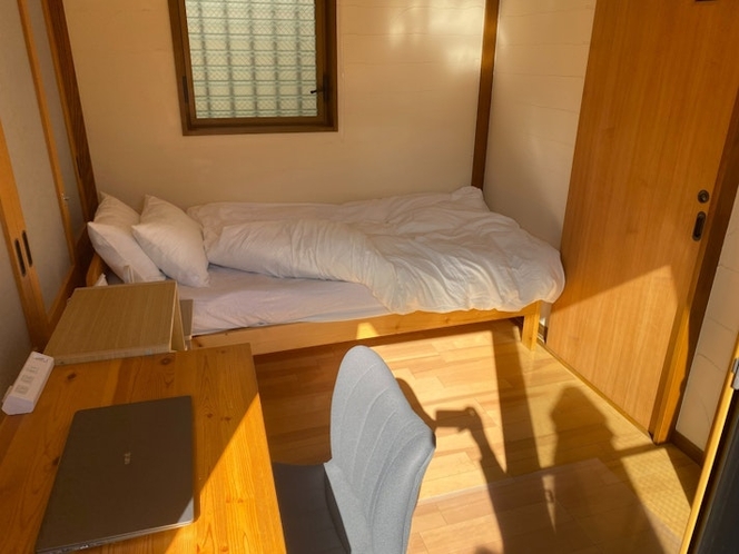 Office & Bed は専用トイレ付き。