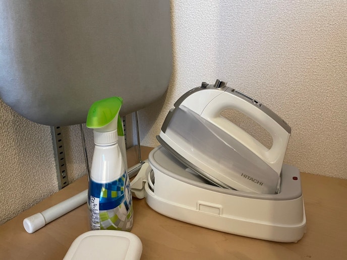 アイロン、アイロン台、消臭スプレー
