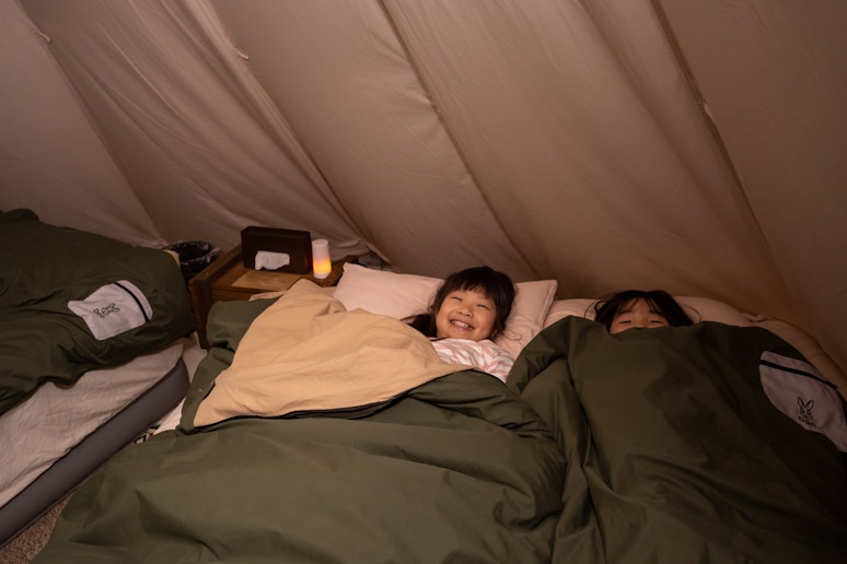 寝袋でキャンプ気分！