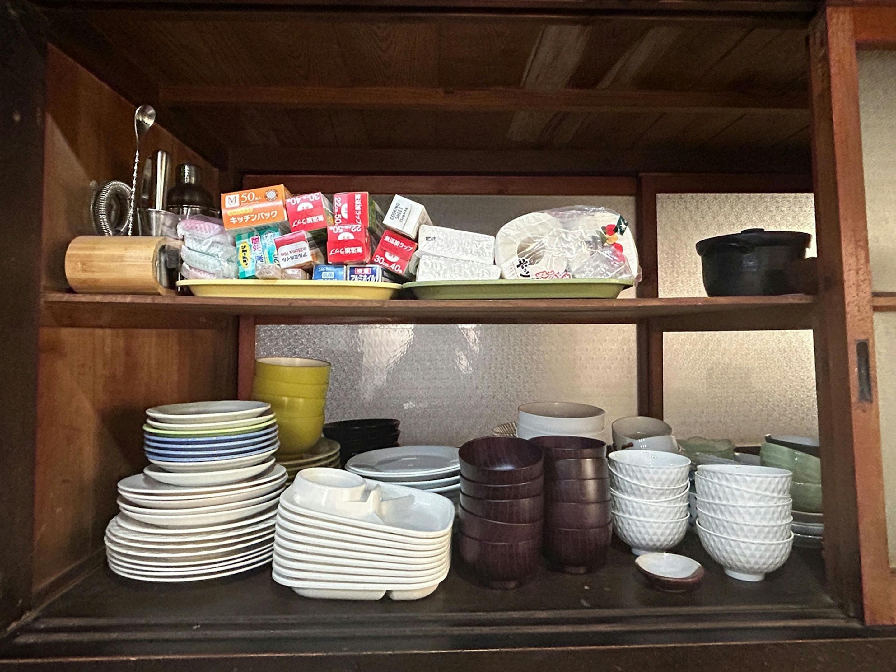 基本的な食器あります