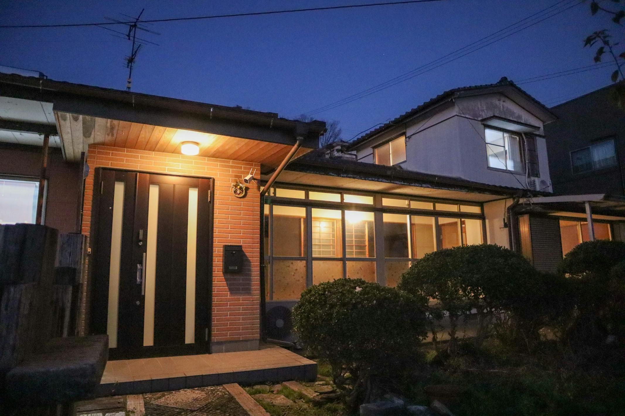 外観（夜）