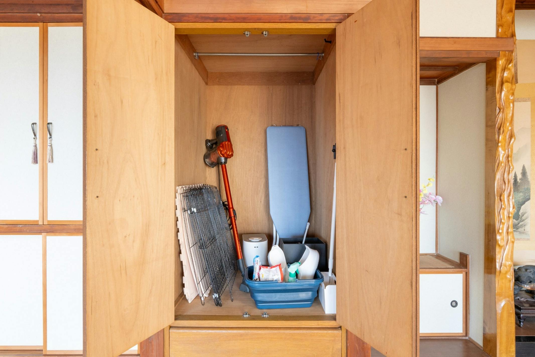 清掃道具やアイロン