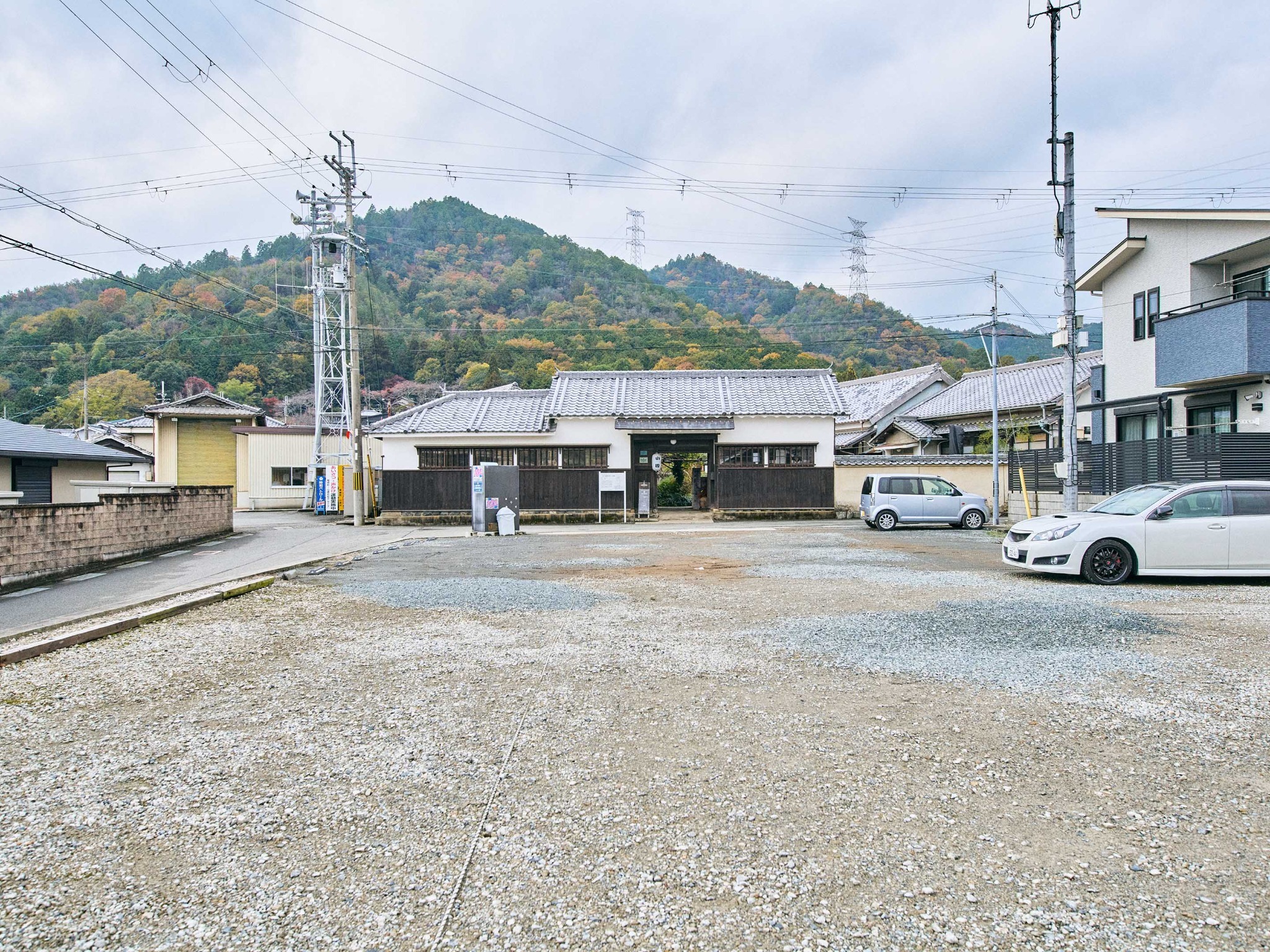 ・【駐車場】車でお越しの方も安心　当施設は車で「福崎」ICから約8分