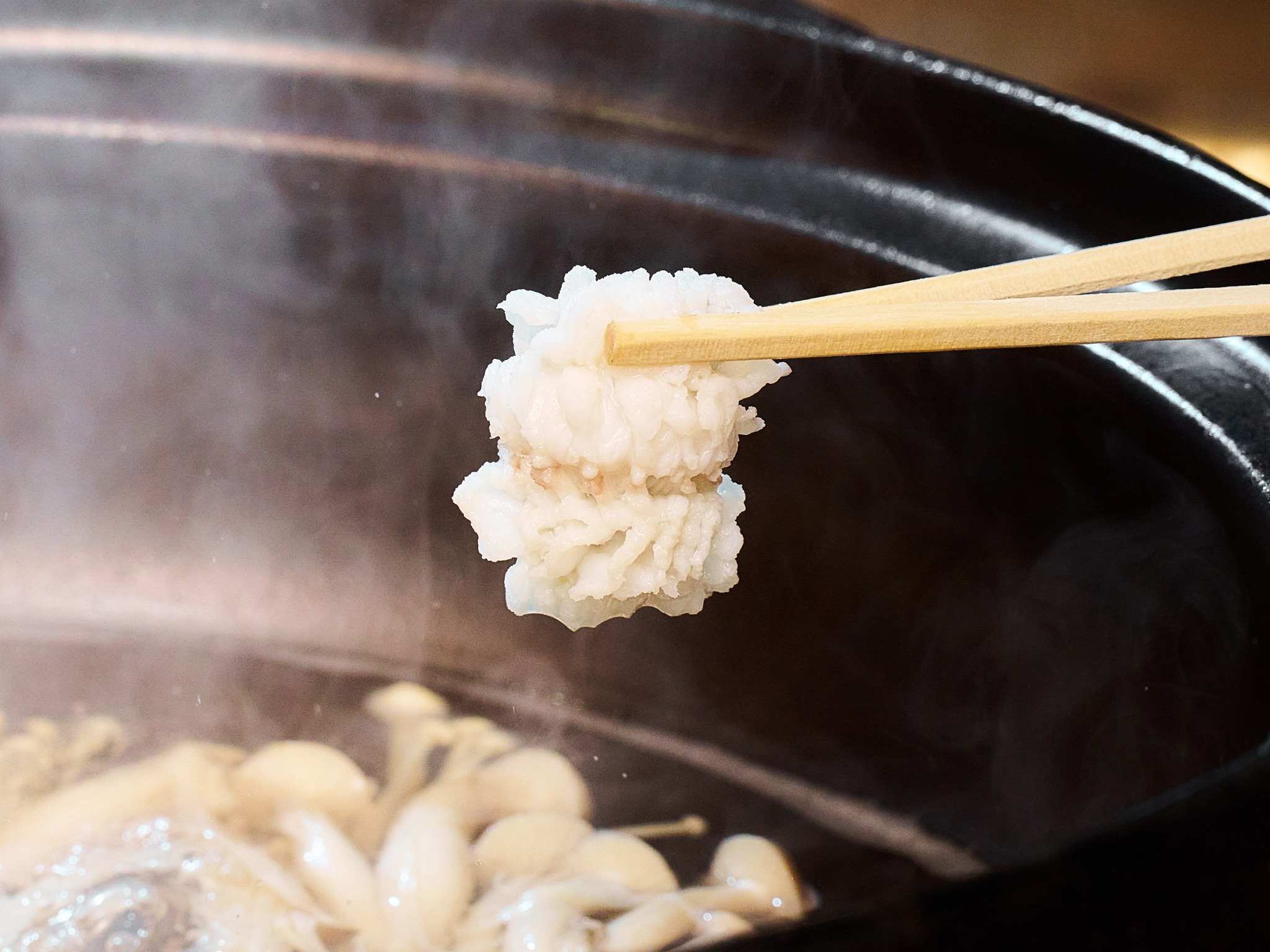 ・【穴子鍋】温かいおつゆで綺麗に花開いた伝助穴子　心も身体もあたたまります