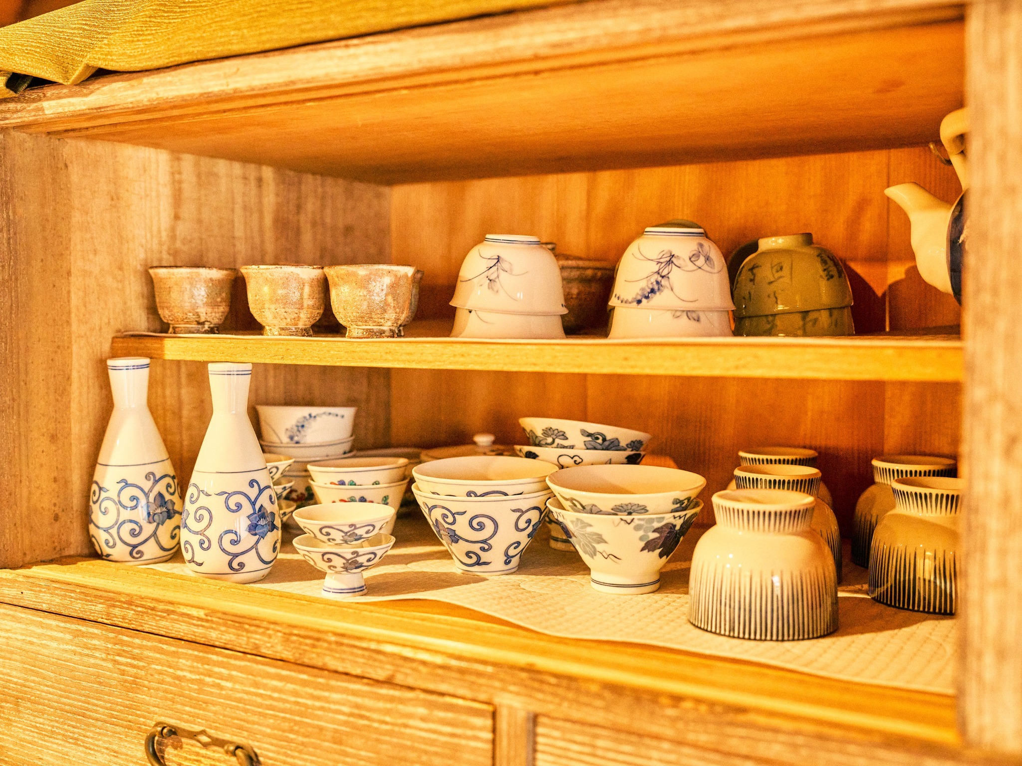 ・【食器類】地酒や日本酒を楽しみたい方のために徳利やおちょこのご用意も