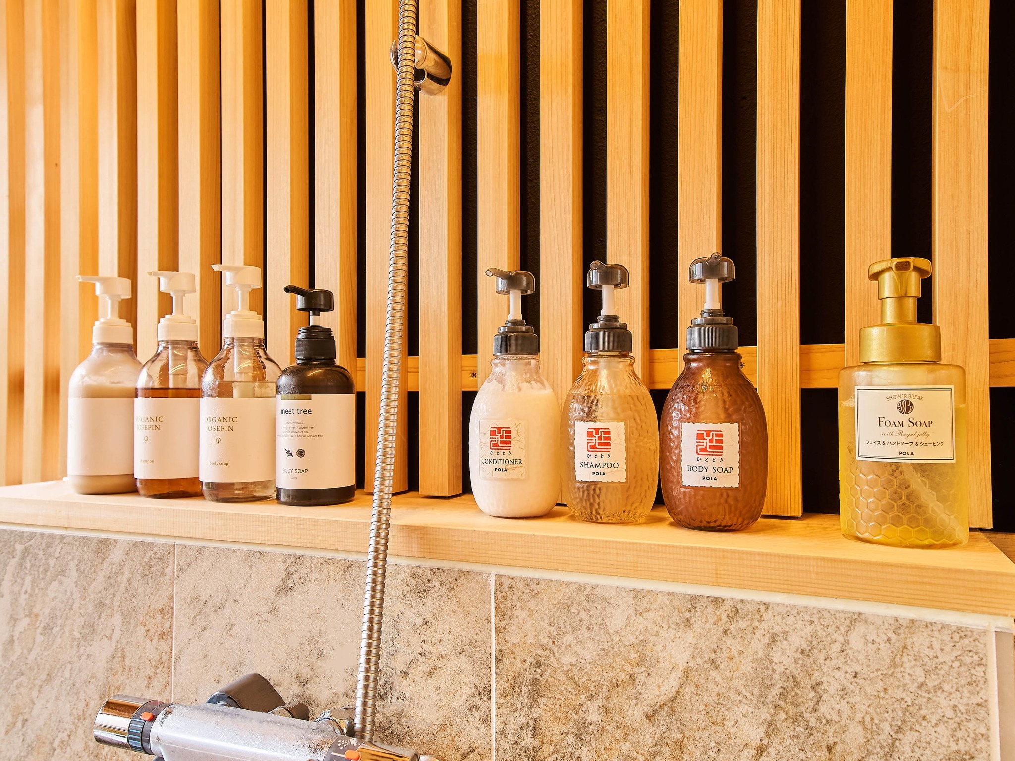 ・【バスアメニティ】シャンプーやボディソープもご用意しております　持参の必要はございません