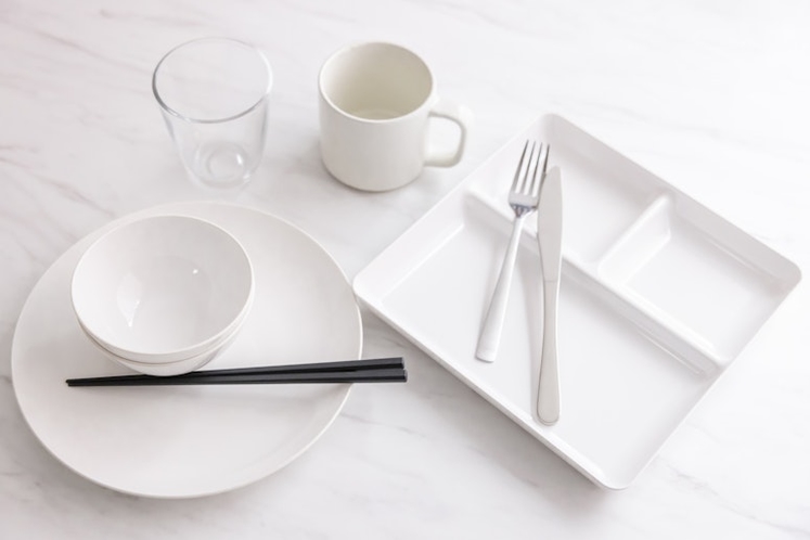 食器 Dishes and utensils